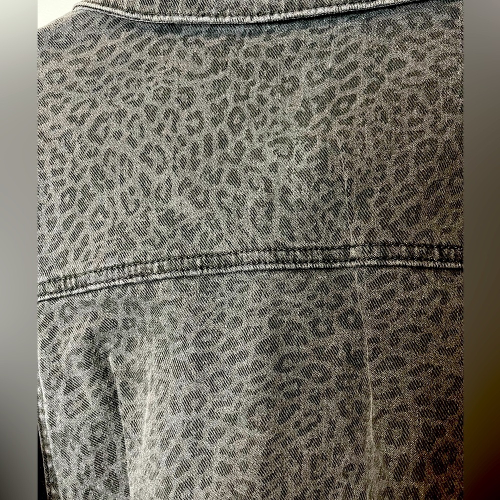 NWT. INC Trucker Crop Jean Jacket. XL. Black&Gray R$90. P2P 25”. Length 21.5”. - Picture 7 of 7